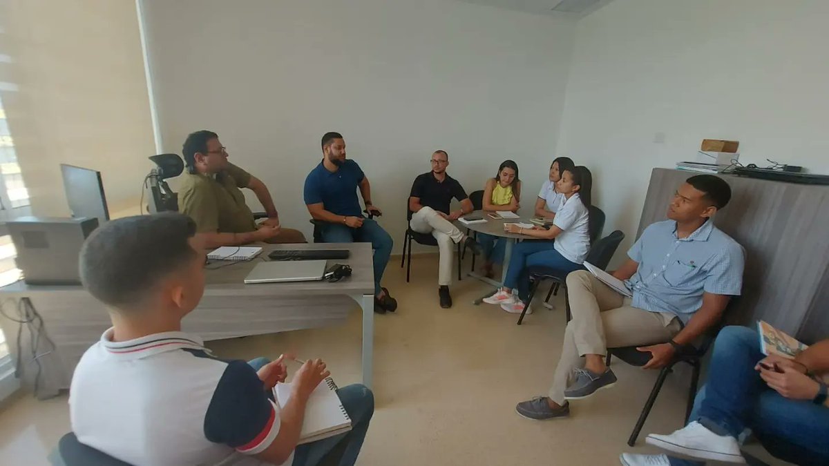 VInUnimagdalena's tweet photo. #ComunidadUM|🧐En reunión del equipo de trabajo de la Vicerrectoría de Investigación, tratamos temas relacionados con la estandarización de los procesos de calidad  de @Unimagdalena, con el objetivo de mejorar el impacto de nuestra investigación.🔎
#InvestigaciónUM https://t.co/t2Rqpdsiyx