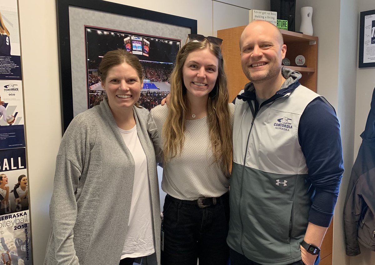 cunevolleyball's tweet photo. Love a surprise visit by Bulldog alums! So fun to see @Ericaheinz7 today!!! 💙💙💙 Once a Bulldog, always a Bulldog! https://t.co/cBqOHAHi9j