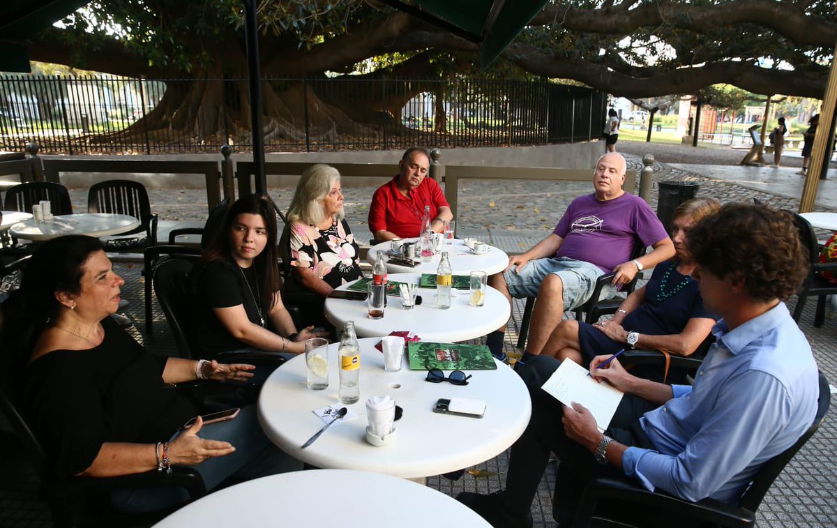 GugaLusto's tweet photo. Estuvimos reunidos con vecinos en Recoleta y escuchamos sus preocupaciones e ideas para seguir mejorando la Ciudad. Vamos a continuar enfocados en las necesidades de los porteños para construir juntos la Ciudad de los próximos años. https://t.co/4J1N6OuOOV