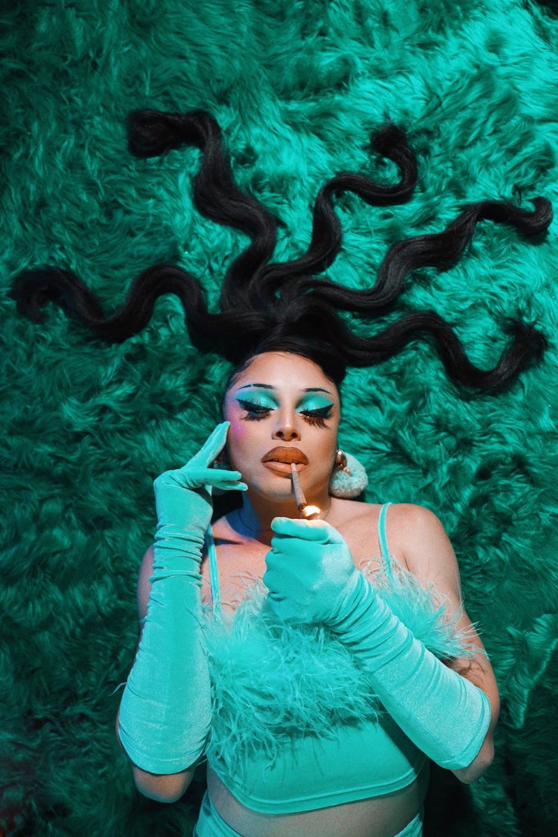 emily eizen tweet media