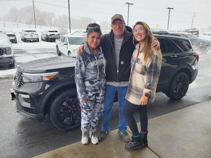 Karlmaloneford's tweet photo. Congratulations Charles! #fordfamily #fordsofinstagram #fordtrucks https://t.co/MANTXsczHo