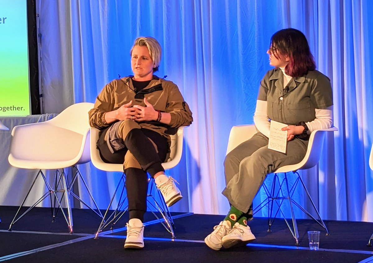 eTailNews's tweet photo. . @snipes_usa #CDO Jenna Posner speaks with @insiderintlgenc analyst @SlebowSays to discuss how the company has leveraged the power of #AI to build their brand in the US following their acquisition of Jimmy Jazz in 2021. #etailwest #etailPalmSprings https://t.co/TKPD9oERah