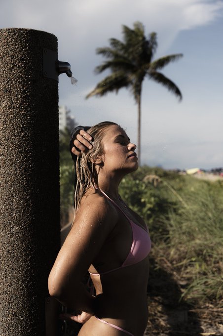 Sky above, sand below, peace within https://t.co/ORxBu7SzEn
