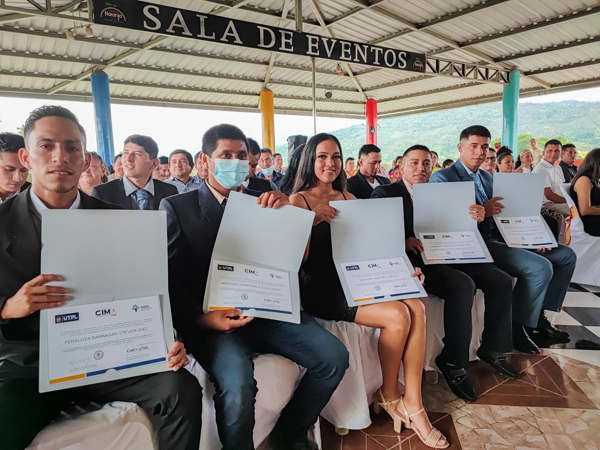 CIMALOJA's tweet photo. 👩‍🎓👨‍🎓En alianza con Curimining S.A., STRACON y Ripconciv Constructora se realizó el curso de mantenedores para maquinaria pesada👷‍♂️👨‍🔧

Conoce más aquí 👉  https://t.co/cu0NnE17cV https://t.co/7qfL0HIIeb