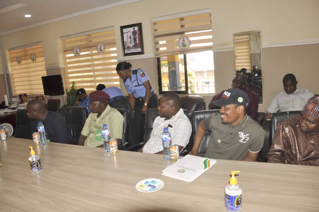 huwesdi's tweet photo. The NANS NATIONAL Senate President Comr, fellx attah  @AttahFelix19  pay a courtesy visit to the Commissioner of Police (CP) Kaduna State Command, Mr Yekini Ayoku, 
@KadunapoliceNG https://t.co/EPrzBXWAgg