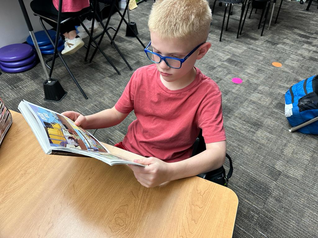 WoodardCFISD's tweet photo. The #ALLINWolfpack is reading here, there and EVERYWHERE to show their @CyFairISD #CFISDSPIRIT for the #ReadToTheFinalFour @MFinalFour #MFinalFour Reading Challenge. #READBYEXAMPLE @suebrenz @jesmcallister @MrsNgo04 @KGrahmann @Woodard_Counsel @ReubertaBitz @KHOU https://t.co/9xgxqPjtbI