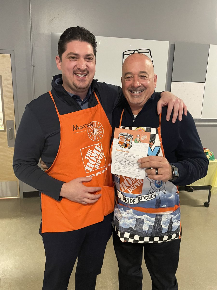 Recognizing Manny Zambrano for living our company values and taking care of our people. Well done! @LemmaTony @MannyZ1961 @LilyGSV