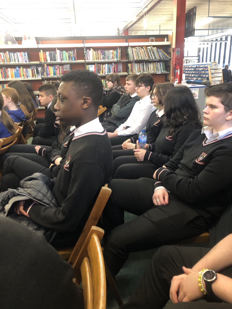 florNEWS's tweet photo. Such an enjoyable day talking history with brilliant young students (& history teachers!) at @clarelibraryโs #TeenWeek Inspiring discussions about #StoriesOfTheRevolution and the importance of recording oral history. Thanks @ebcf @EnnisLibrary @TalentBaseIrl & @skibbheritage ๐๐ https://t.co/3a0aUkg2By