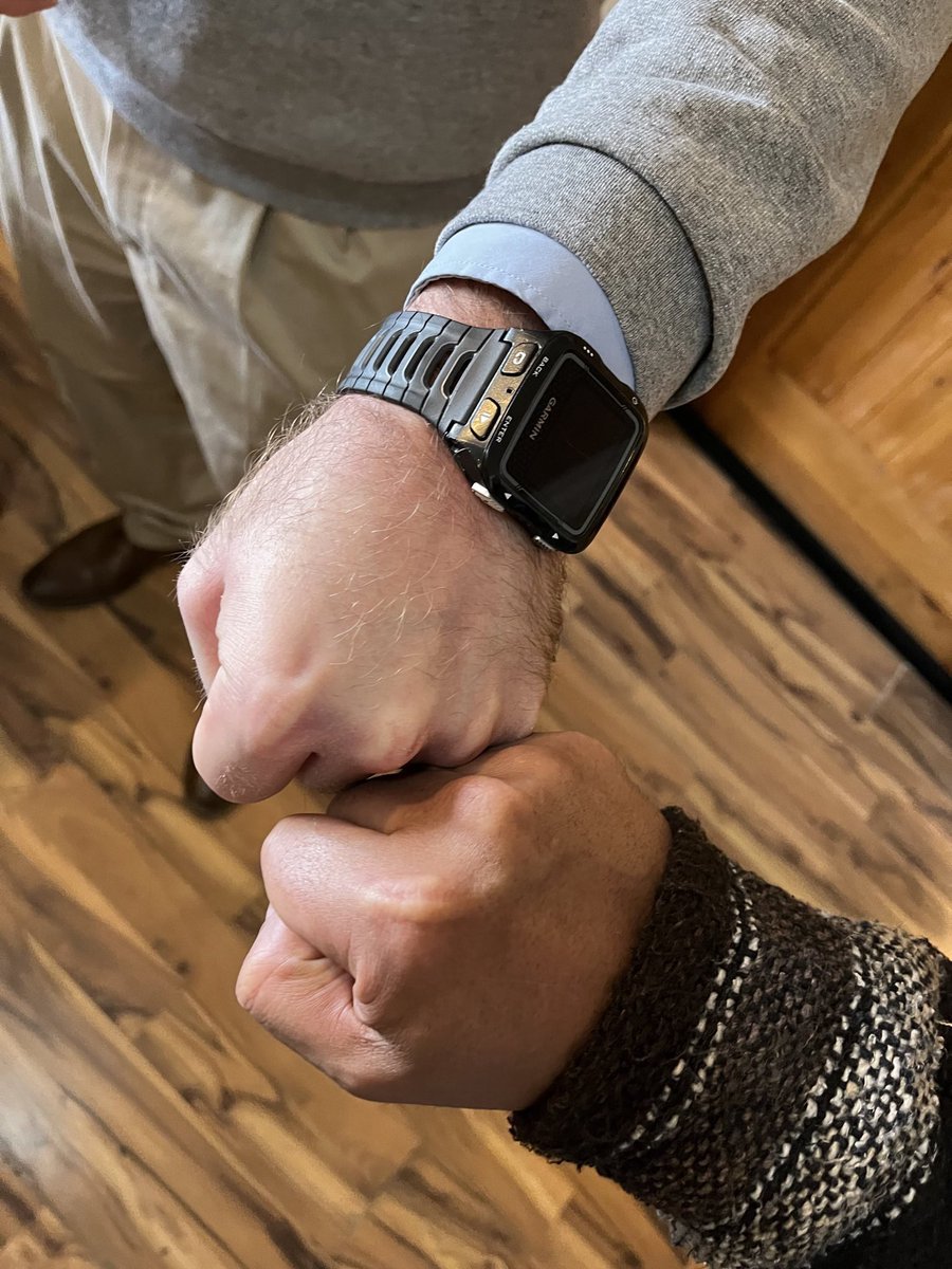 ⏰ A happy update for your feed! 

🤝 One of our fantastic <a href="/IJCorps/">Immigrant Justice Corps</a> attorneys protected a client from torture in his home country, and secured his release from custody. 

💙 #HomeIsHere