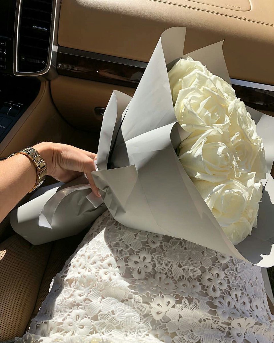 pradaparisian's tweet image. 