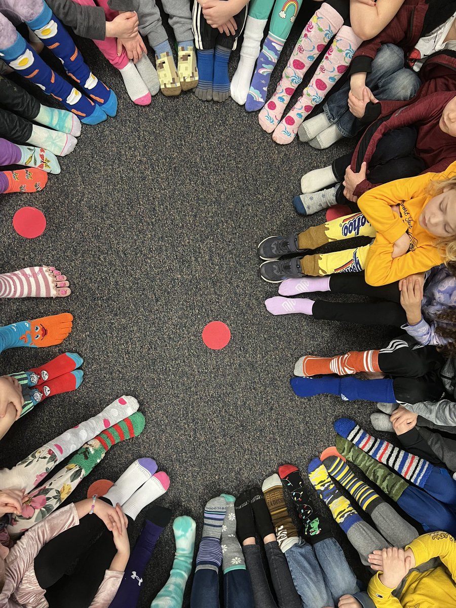 hartmankinder's tweet photo. Starting off our two week Dr. Seuss unit strong with fish addition, experimenting, and playing and learning in our crazy socks! https://t.co/dNk2rJFYwl