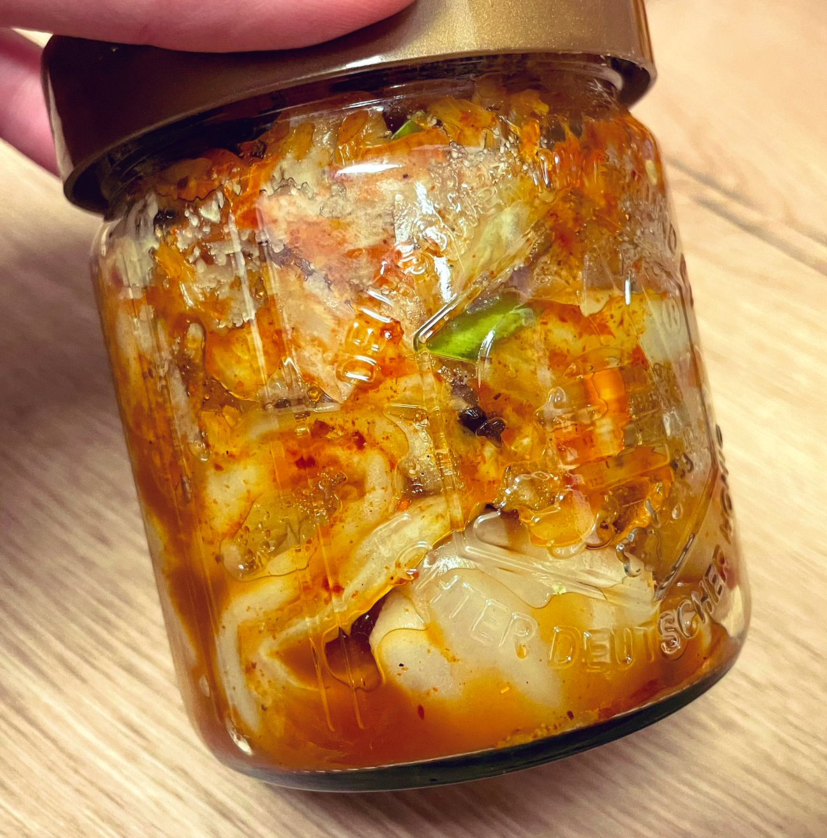 キムチ大量生産🌶
先週は５袋だったけど今回は更に瓶詰め2個追加🤤🌶

ハチミツの瓶ちょうど良き😂 https://t.co/wxIflfrNVH