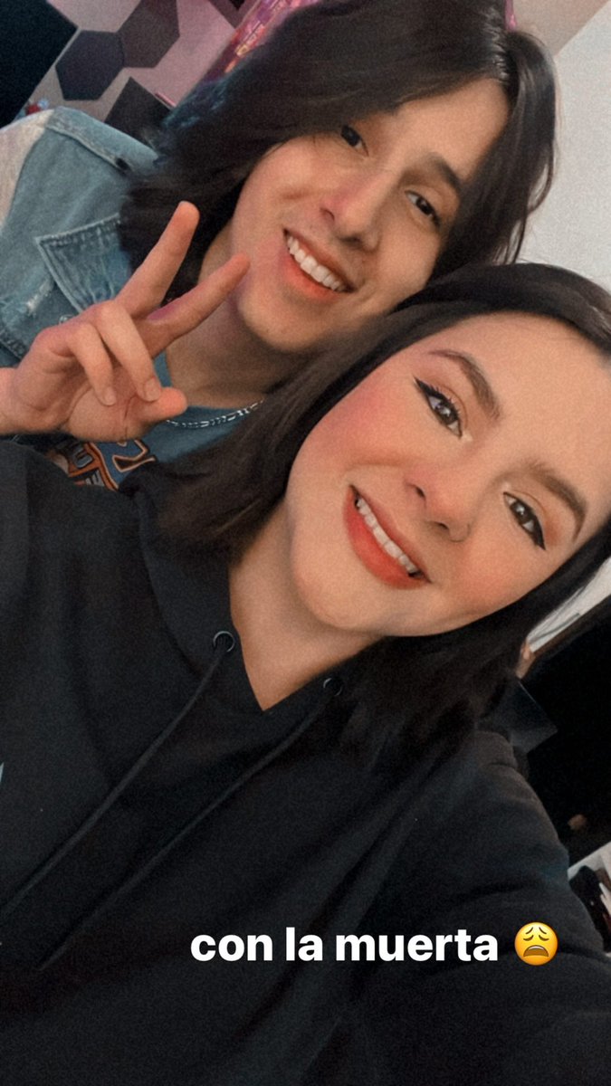 MaffyRocha's tweet photo. Su muerta favorita y un esqueleto de fondo 🫶🏻💗 https://t.co/BqwzpaW5nM