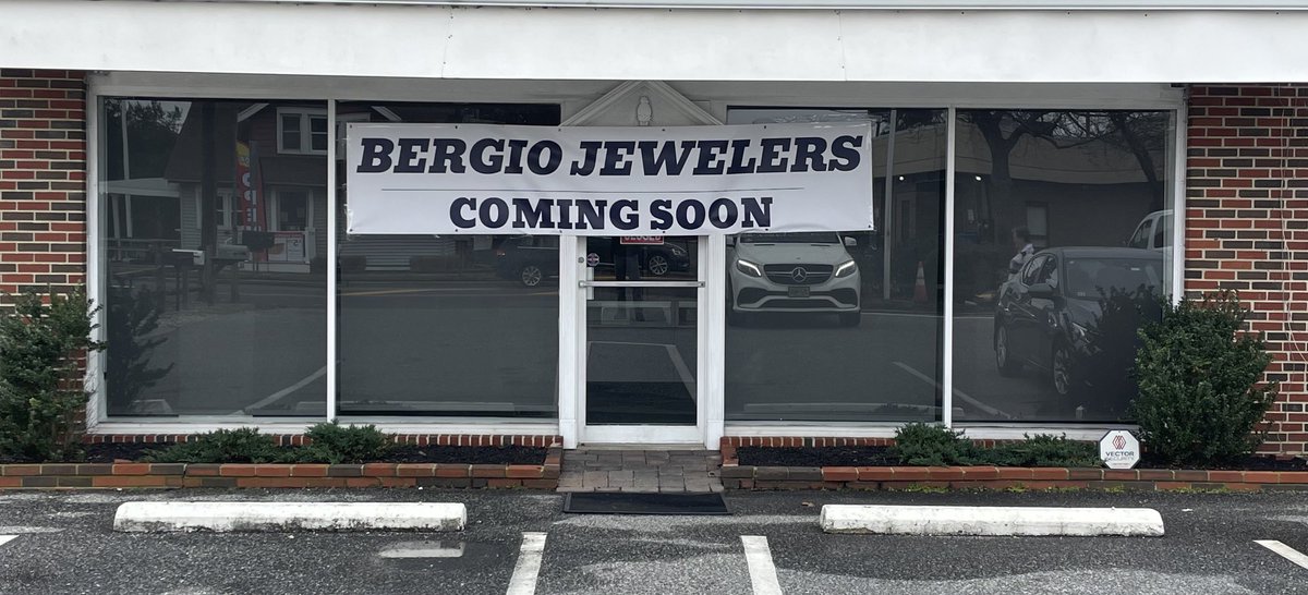 BergioJewelry's tweet photo. It’s official our 3rd Brick &amp; Motor store will be opening soon self funded by Bergio $BRGO https://t.co/P5qilMEc6y