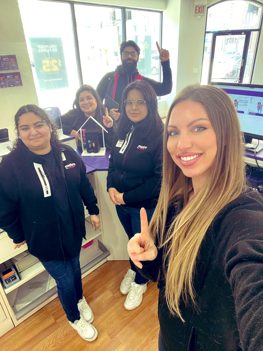 Getting some quality store visits in with @Roman8Cristina & @SaadYasin54  getting our store M.E.’s PHP Certified and discussing the art of the holistic sales process☺️ #assurantproud @AlVasquez14 @jamie_woodruff9 @5GReyes