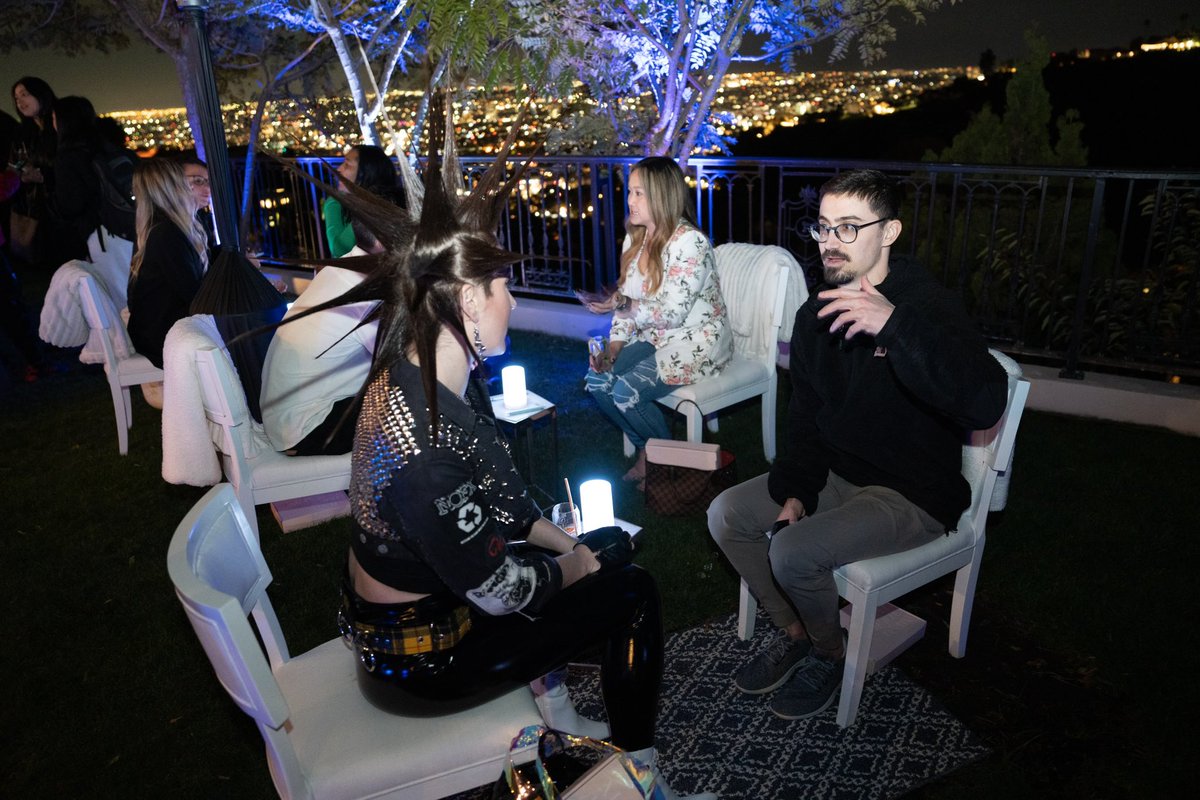 Erin Micklow tweet media