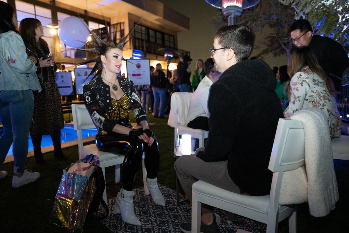 Erin Micklow tweet media