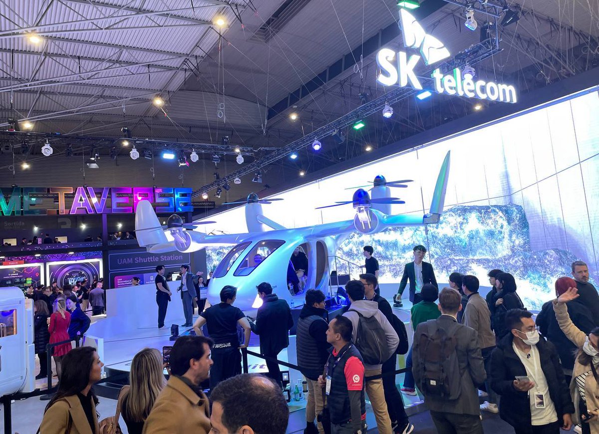 telcoin's tweet photo. #MWC23 Day 2 is a wrap! The #Telcoin team spent Tuesday meeting #telecom, #fintech, and #blockchain companies from across the globe and attending industry networking sessions hosted by finance and tech heavyweights. Check out a few scenes from the 80,000+ person event! #4YFN23 https://t.co/cLMgFWnWsX