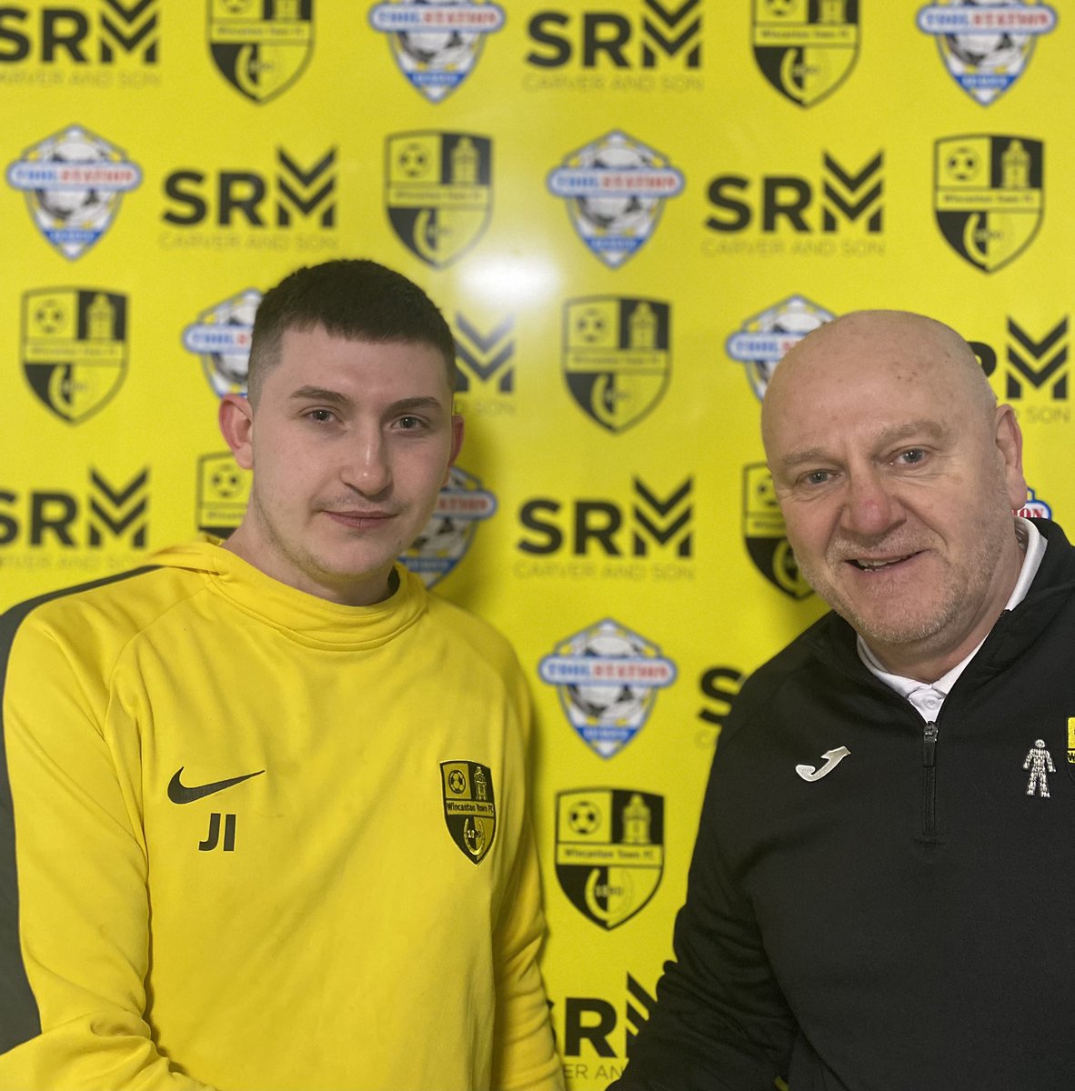 WincantontownFC's tweet photo. Tonight's game finished 3-1 against @WarminsterTnFC our goals coming from @lewisvoizey a superb @Camallen_14 freekick and a late 3rd from @mattgarner1016 secured the win. The Jerry Curtis MoM was given to full back @JamieIrwin1 #upthewasps https://t.co/6TcZOxHH45