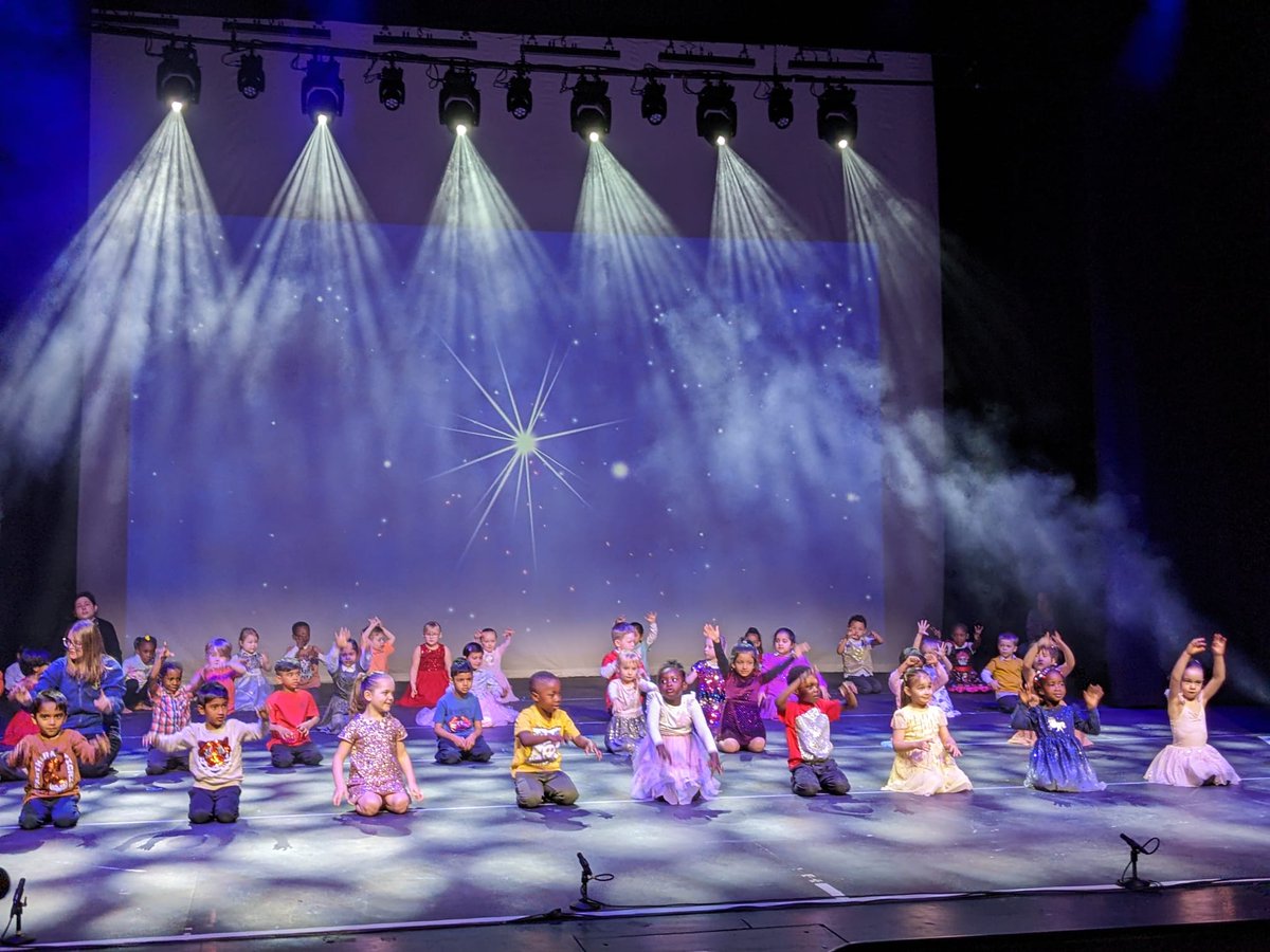 StMattsSch's tweet photo. St Matthew’s Performing Arts Show 2023 - it's a wrap! Thank you to everyone who performed, helped and supported in so many different ways. Our children shone and we're so proud of them @RBBCMayor @Cllr_Rich @sdbemat @HarlequinTheat https://t.co/Kf9kXlcvUm