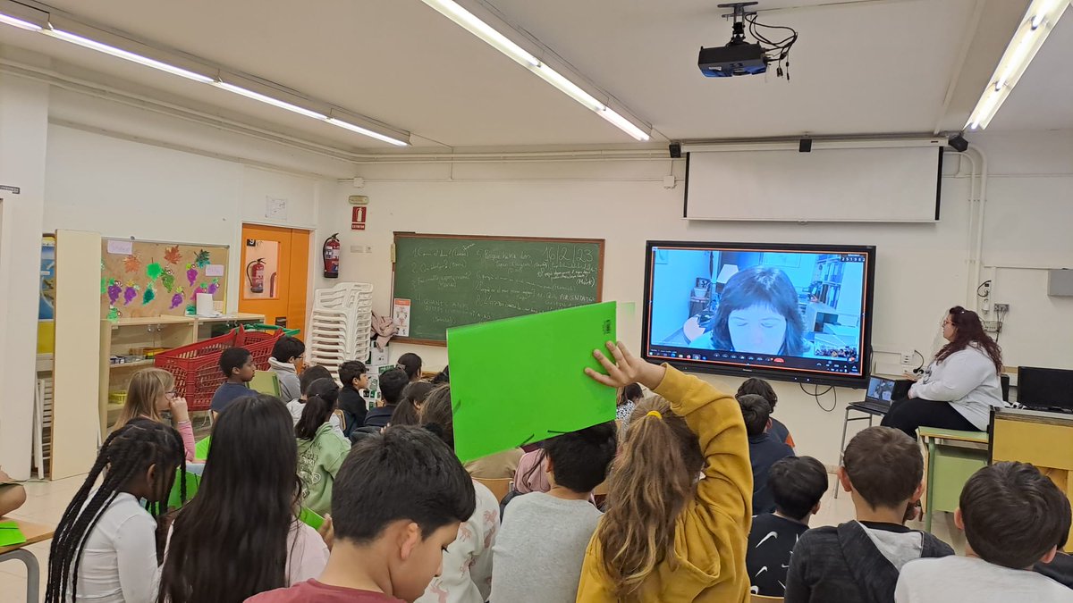 escolaelshorts's tweet photo. Qui millor per aconsellar-nos en el procés de recerca que la #SandraMallol , científica del #CentreOceanograficdeBalears ?
Videoconferència amb ella la setmana passada. Un luxe!. Gràcies pel suport.
#10eCongresdeciencia
#metodecientific
#experimentem
#consorciedubcn https://t.co/iwWUOqWtjO