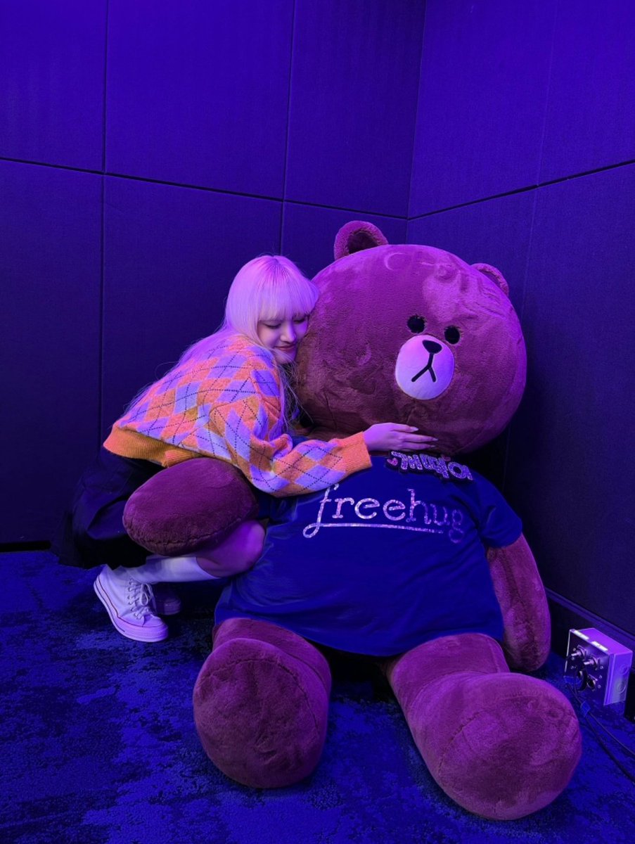 cupids__mp3's tweet photo. Teddy bear🧸 y yo nos pusimos bien comoditos y disfrutar ⁦#𝚜weet·ৎ୭·𝚖𝚙𝟛⁩ my new favorite song de my sweets #𝕔andy𐚁̸𝕤to͜͡re⁩  sacaron la mejor canción del año, espero asíe.amwm con toda y mi obsesión por ⁦#𝚌h𖦹co𔘓𓈒࣪𝚛oulett𝕖⁩ la soty!♡🍬

teddy-land ✿ 𝚓𝚞lie𝕥 https://t.co/SnI5doO3ei