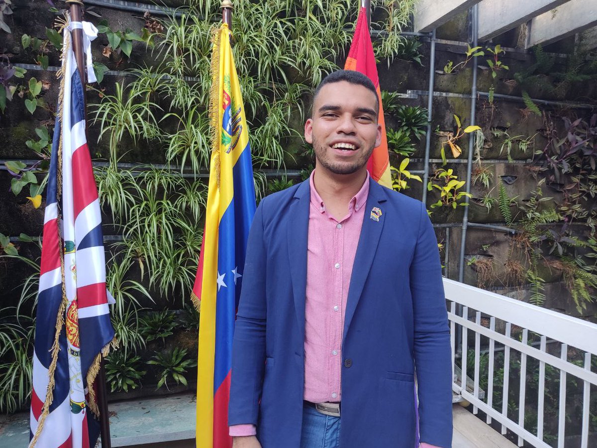 Nuestro equipo participó hoy en el conversatorio sobre la Historia LGBTIQ en Reino Unido y Vzla, organizado por la Embajada de Reino en 🇻🇪

Gracias por el recibimiento, estimada <a href="/HMGBecksB/">Becks Buckingham</a>.

Reino Unido y Venezuela un solo sentimiento. 🏳️‍🌈🇬🇧🇻🇪 <a href="/duncanhilluk/">Duncan Hill</a>