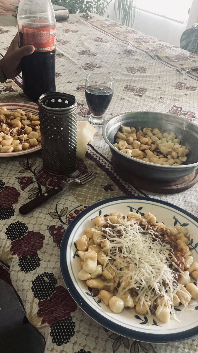 Hola (con intención de comer ñoquis)