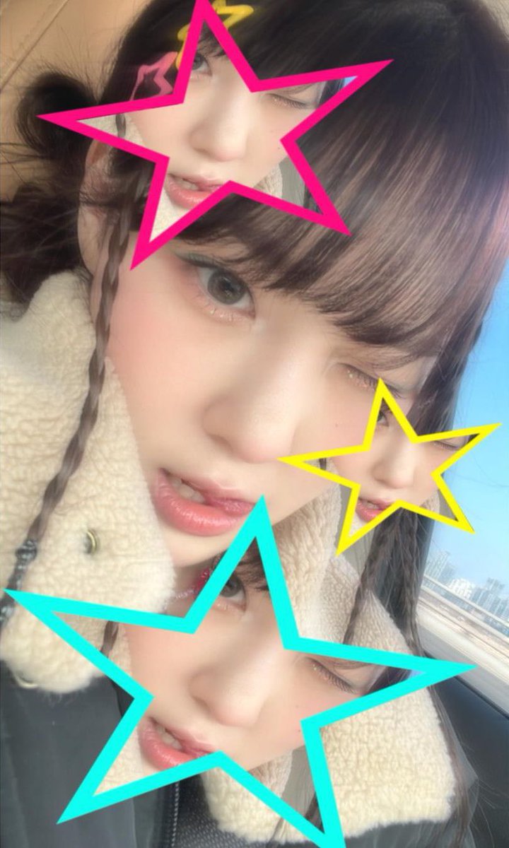 chaehyun1st's tweet photo. AHHHH shes so pretty and cool https://t.co/eBHuPmuMN4