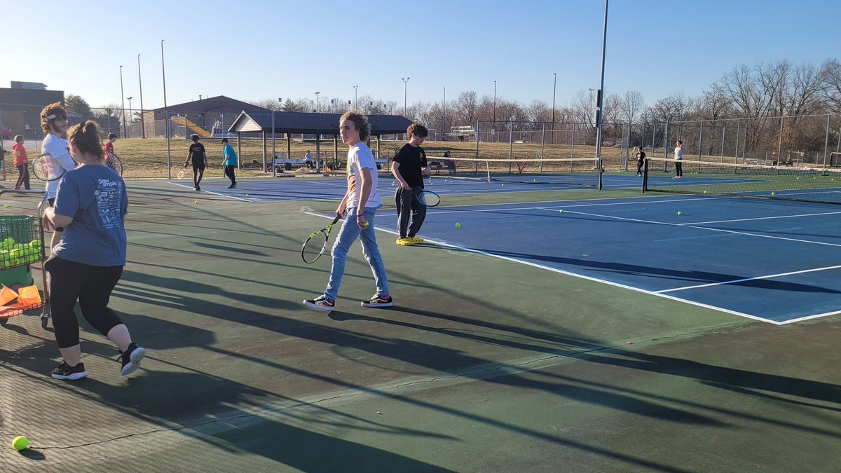 B E A Uiful day for spring sports to be in full swing! #fultonproud 

<a href="/BaseballFulton/">Fulton Hornets Baseball</a> <a href="/FHSHornetTrack/">FHS Hornet Track & Field</a> <a href="/GirlsSoccerFHS/">Fulton Girls Soccer</a> <a href="/RLCampbell13/">Robby Campbell</a> <a href="/FHSHornets/">FHS Hornets</a> <a href="/FPSHornets/">Fulton Public Schools</a>