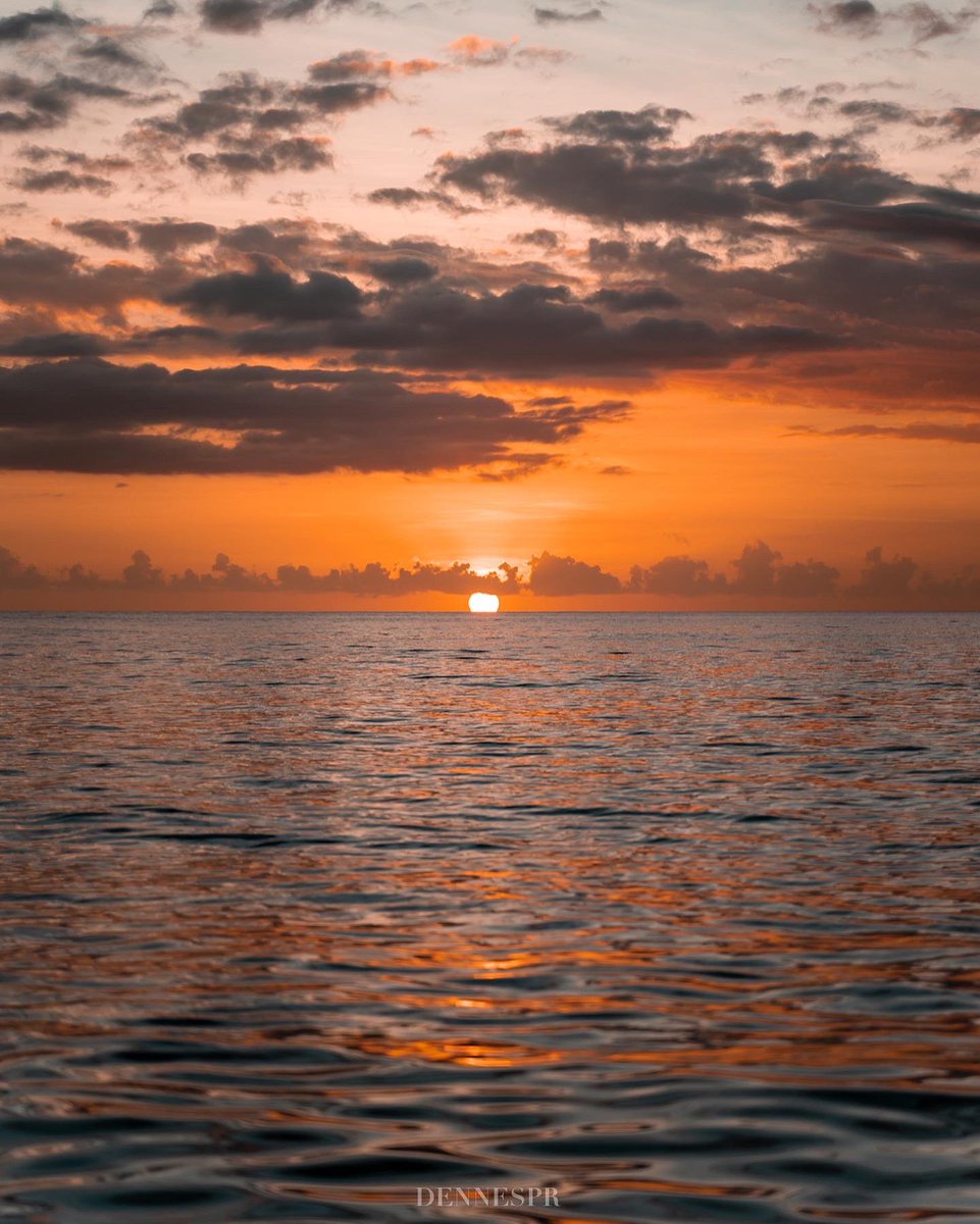 DennesRodriguez's tweet photo. Estos atardeceres tienen algo único!! 🌅☀️🧡🇵🇷 #pr #sunset #puertorico https://t.co/2276Kof4h7