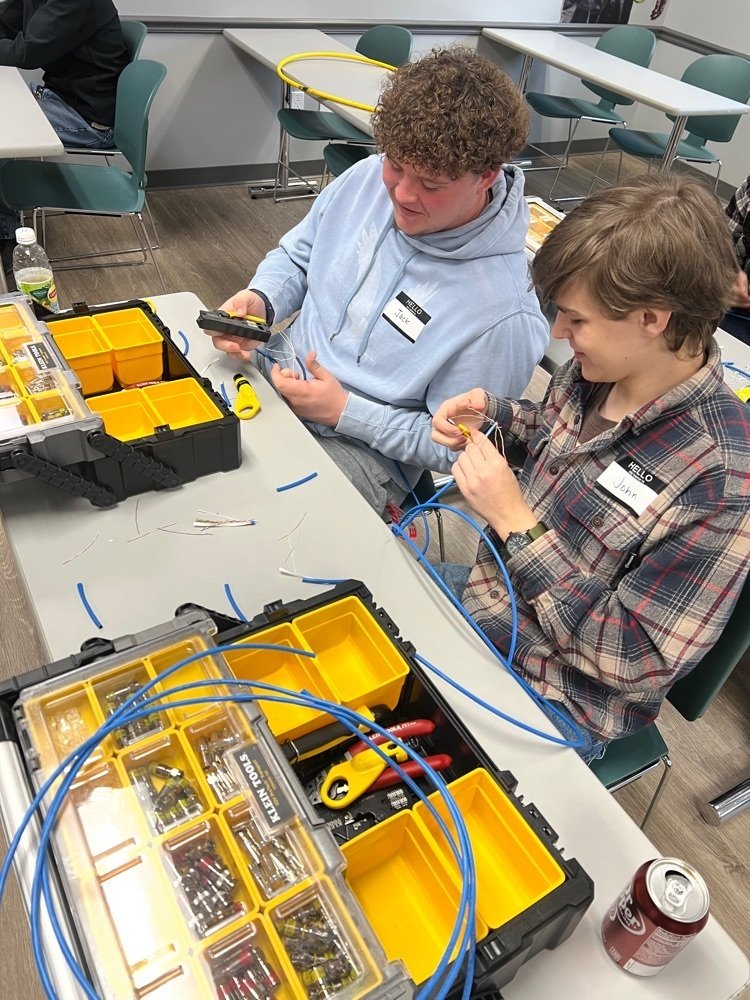 AtcGreenup's tweet photo. Electricity seniors traveled to IBEW Training Center today! Great opportunity for our students to tour facility &amp; interact with staff! Huge thank you to IBEW for providing such a great day!  Thanks, Mr Couch, for taking our students!@GreenupSchools @KY_CTE #BelieveInGC #CTEMonth https://t.co/gZnEIv14mb