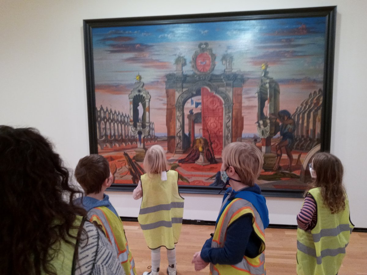 VennAcademyPDX's tweet photo. Field trip to Portland Art Museum just before the snow and ice hit! https://t.co/YZam7yrQw1
