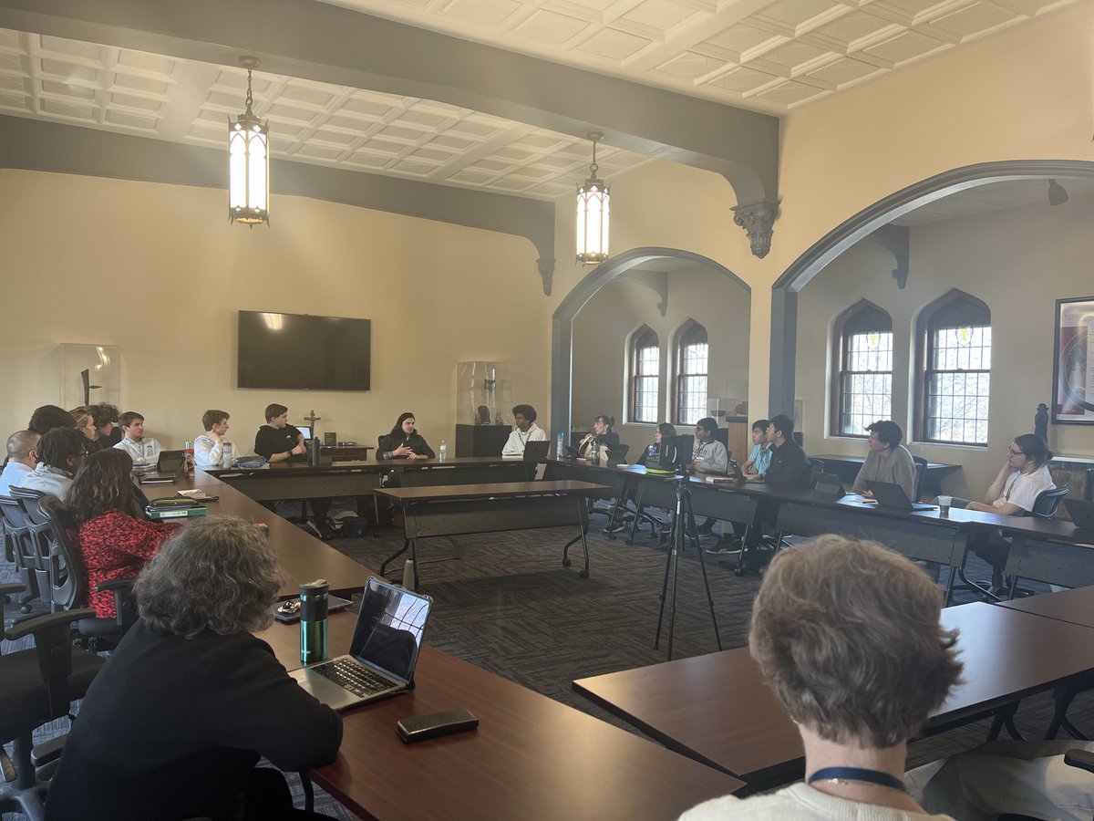 SLUHGlobalEd's tweet photo. Today, our Jr. Bills representing One World Club, Asian Student Alliance & Ongoing Conversations had the opportunity to talk to @randyribay on the topics discussed in his book Patron Saints of Nothing #loveisunderstanding #SLUHGlobalEd #SLUH https://t.co/LkJvuZfAmP