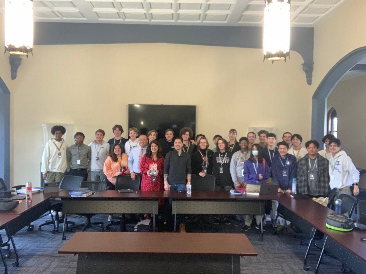 SLUHGlobalEd's tweet photo. Today, our Jr. Bills representing One World Club, Asian Student Alliance & Ongoing Conversations had the opportunity to talk to @randyribay on the topics discussed in his book Patron Saints of Nothing #loveisunderstanding #SLUHGlobalEd #SLUH https://t.co/LkJvuZfAmP
