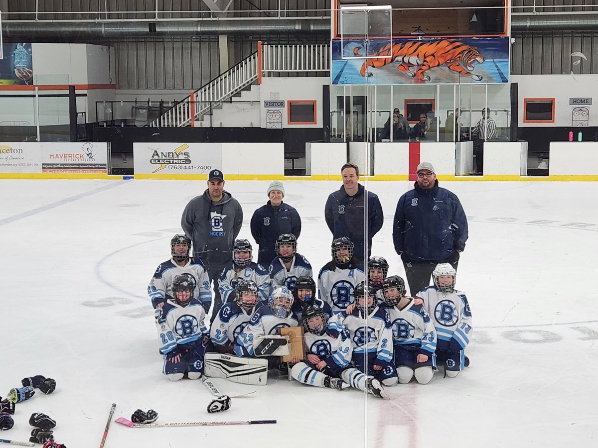 Another shining example of teamwork and dedication, the 10UB team won the Consolation Championship in district play. They played against Princeton/Becker/Big Lake and won in a 4-3 shootout. 🏒