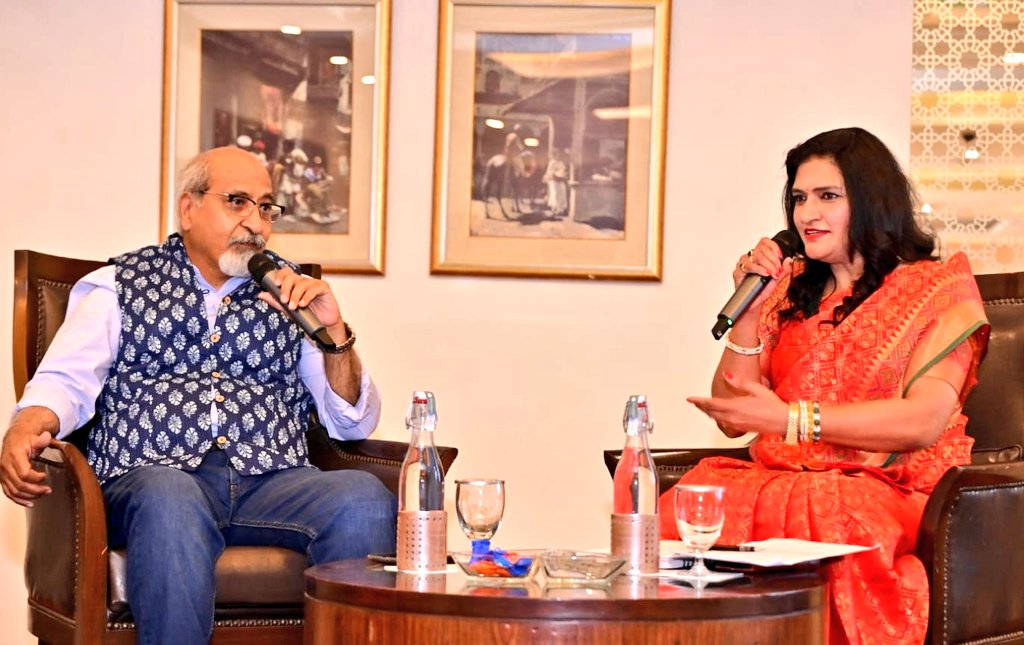#DesertStorm session organized with renowned actor Shri <a href="/Narendragupt/">Narendra Gupta</a> in conversation with Versatile artist Dr. @latasuresh
It supported by <a href="/shreecementltd/">Shree Cement Limited</a>
Hospitality partner <a href="/ITCHotels/">ITC Hotels Ltd</a> #Jaipur