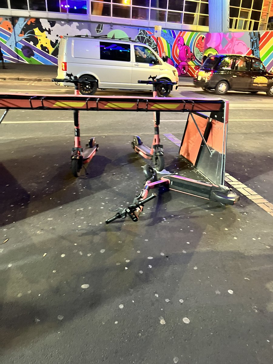 TIMjohnANDREWS's tweet image. I feel slightly sad #voi #scooters #birmingham