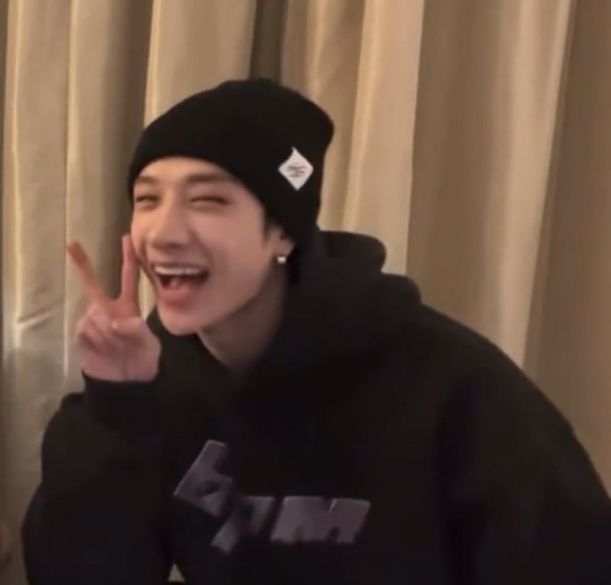 beyondyasmin's tweet photo. cutie patootie chan channie bang chan chris our love our heart just everything  https://t.co/0XBJe4NSTR