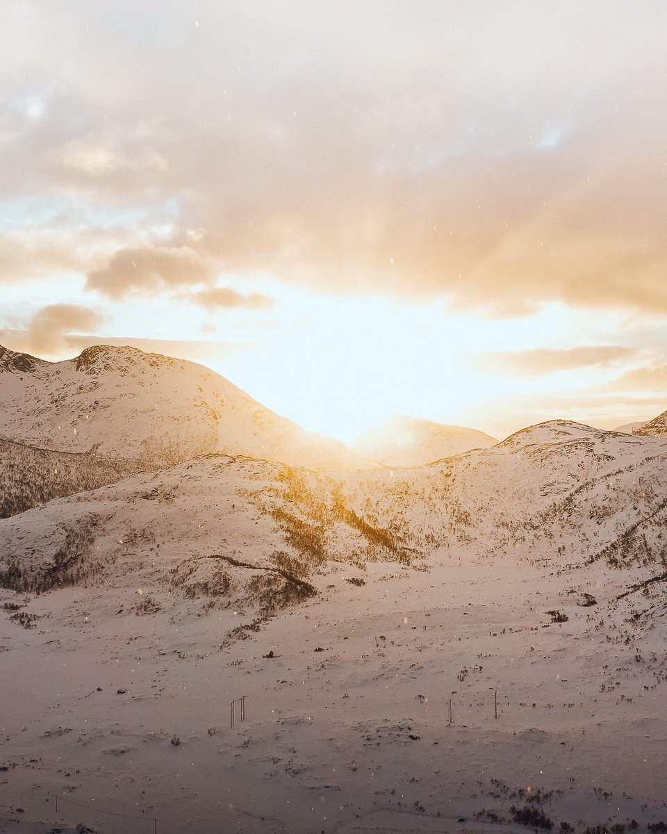 jonasardon_'s tweet photo. Norwegian sunset 🌄 https://t.co/vSrlo4DCKb