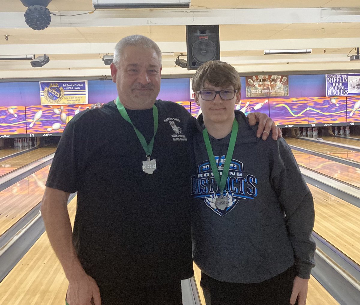AlderAthletics's tweet photo. Congrats to Boys Bowler, Drew Damron who had an incredible day, bowling a 734 series and finishing as the DI Central District Runner-up, and advancing to the State Tournament next weekend. Drew was on fire today!  Let’s go! @AlderHS https://t.co/AUtJCi9Akl