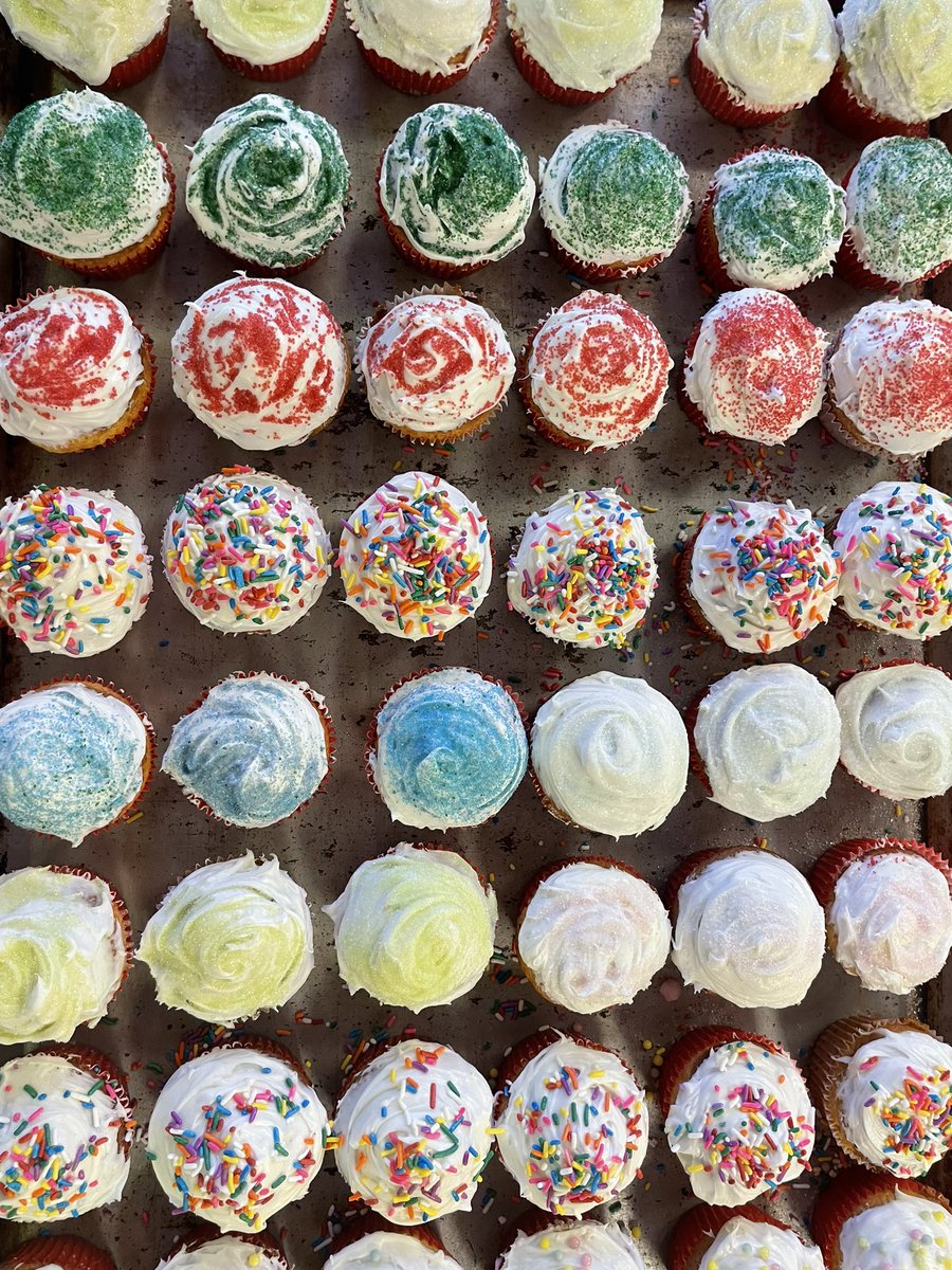 IUSBhonors's tweet photo. Cupcakes for the earthquake fundraiser tomorrow!!! 😋 https://t.co/NM91jl2hdI