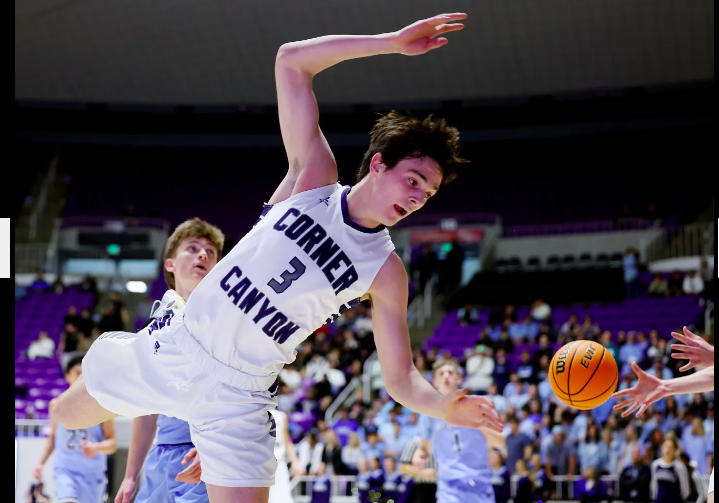 JeffRob7013's tweet image. @jaxonroberts09 with 22 points  #Chargers onto Semi&apos;s