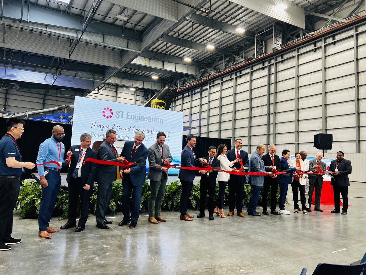 .@stengineeringna 177ksf Hangar Two 🎀 ✂️ & MOU ✍️ w/ @PensacolaState at @flypensacola -project supported by numerous federal, state & local partners @floridatriumph, @cityofpensacola, @myescambia, @US_EDA, @FLDEO, @EnterpriseFL & more
Congrats #Pensacola!
🇺🇸✈️🥳
@aerospaceallia1