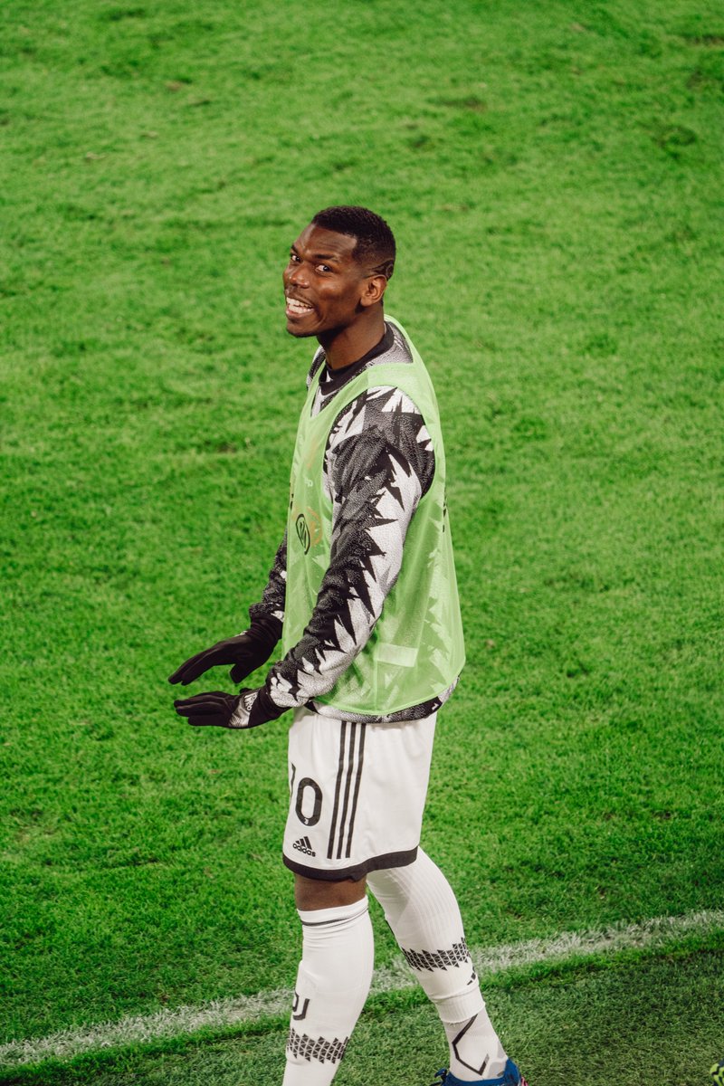 jossshin's tweet photo. RT @paulpogba: All smiles for tonight, so happy to be back. Thank you for the warm welcome🤍🖤🤲 https://t.co/doTHeIIAkV