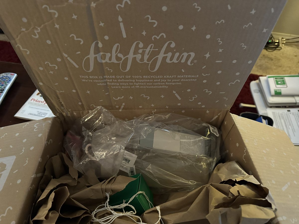 jhmaloney10's tweet image. #fabfitfun #unboxing #fail