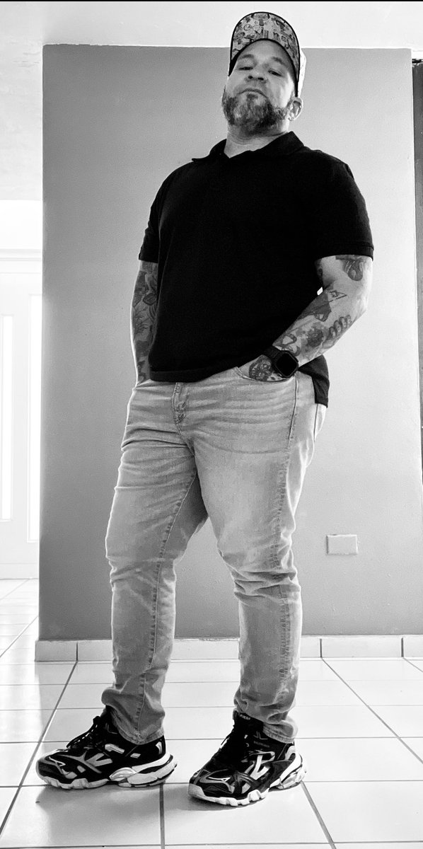 BennyChabriel's tweet photo. Black&amp;White https://t.co/WGSZlxuTu6