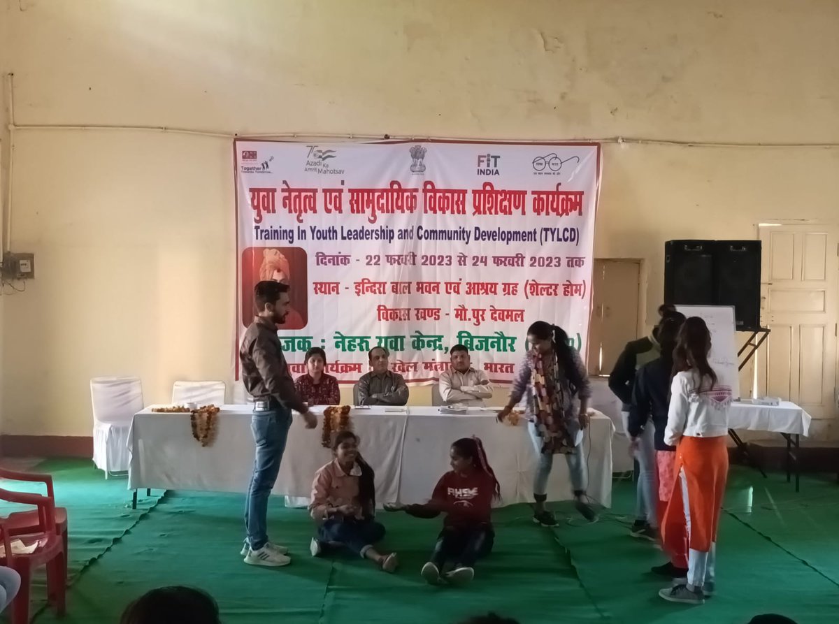 BijnorNyk's tweet photo. Group presentation by participantsunder TYLCD program by NYK Bijnor.
#TYLCD
@nyksindia @YASMinistry @dmbijnor @arunednyks @ianuragthakur https://t.co/bR4LkLKLnX