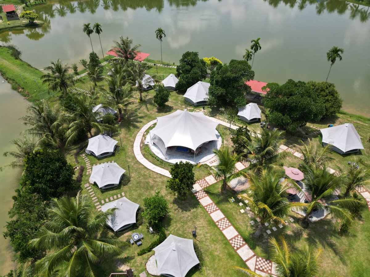 ambiearn's tweet photo. Ramai ke kat Malaysia ni yang minat layan music pastu camping (🎸🥁⛺️) ? Kalau ramai, boleh beli tiket dah. 

Tekan link ni  👉🏻 https://t.co/Atj0SbcM5R https://t.co/eYhDStW122