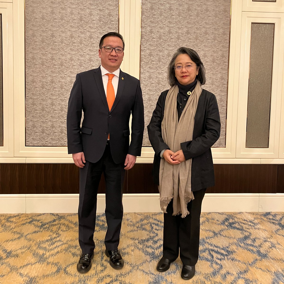 The High-level Forum on Clean Air is a crucial step towards joint #AsiaPacific action to tackle #AirPollution and improve #TheAirWeShare, which I discussed with Bat-Erdene Bat-Ulzii, Minister of Environment and Tourism for #Mongolia.